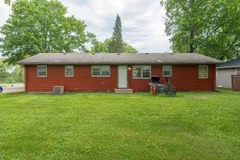 395 W Minnesota Street Le Center MN 56057