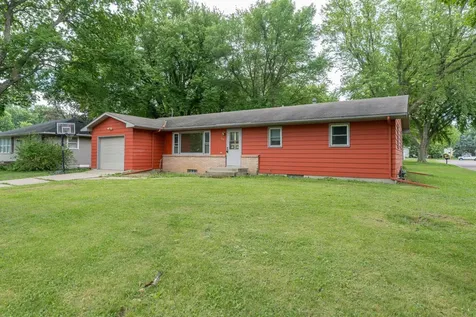 395 W Minnesota Street Le Center MN 56057