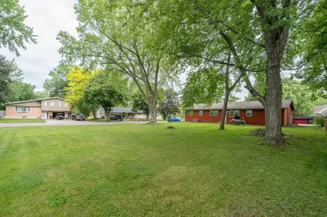 395 W Minnesota Street Le Center MN 56057