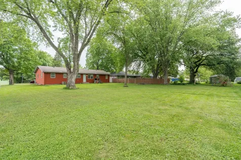 395 W Minnesota Street Le Center MN 56057