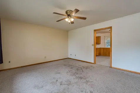 395 W Minnesota Street Le Center MN 56057