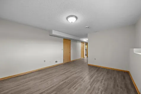 6188 15th Street N Oakdale MN 55128