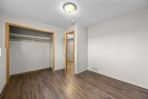 6188 15th Street N Oakdale MN 55128