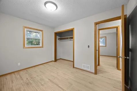 6188 15th Street N Oakdale MN 55128