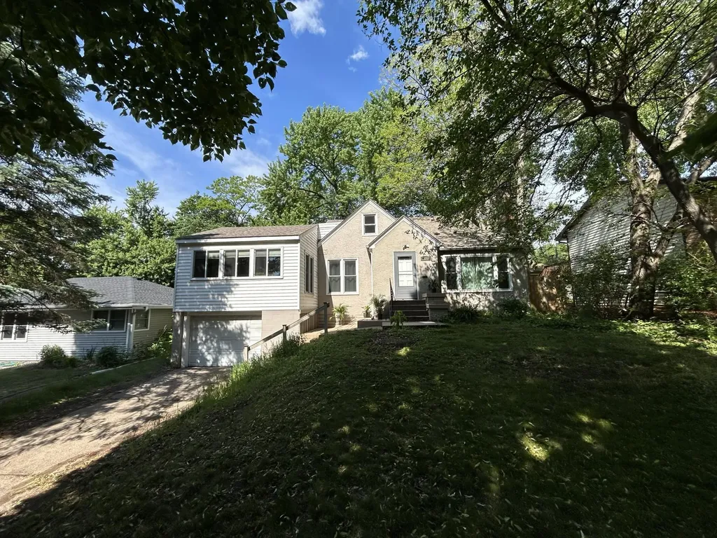 1233 Maywood Street Saint Paul MN 55117