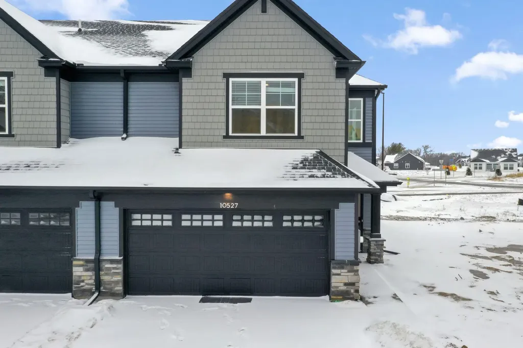 10527 Harbor Lane N Maple Grove MN 55369