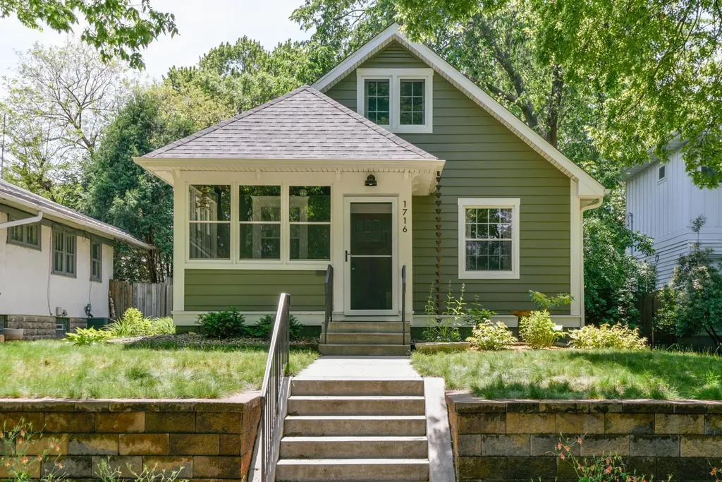 1716 Juliet Avenue Saint Paul MN 55105