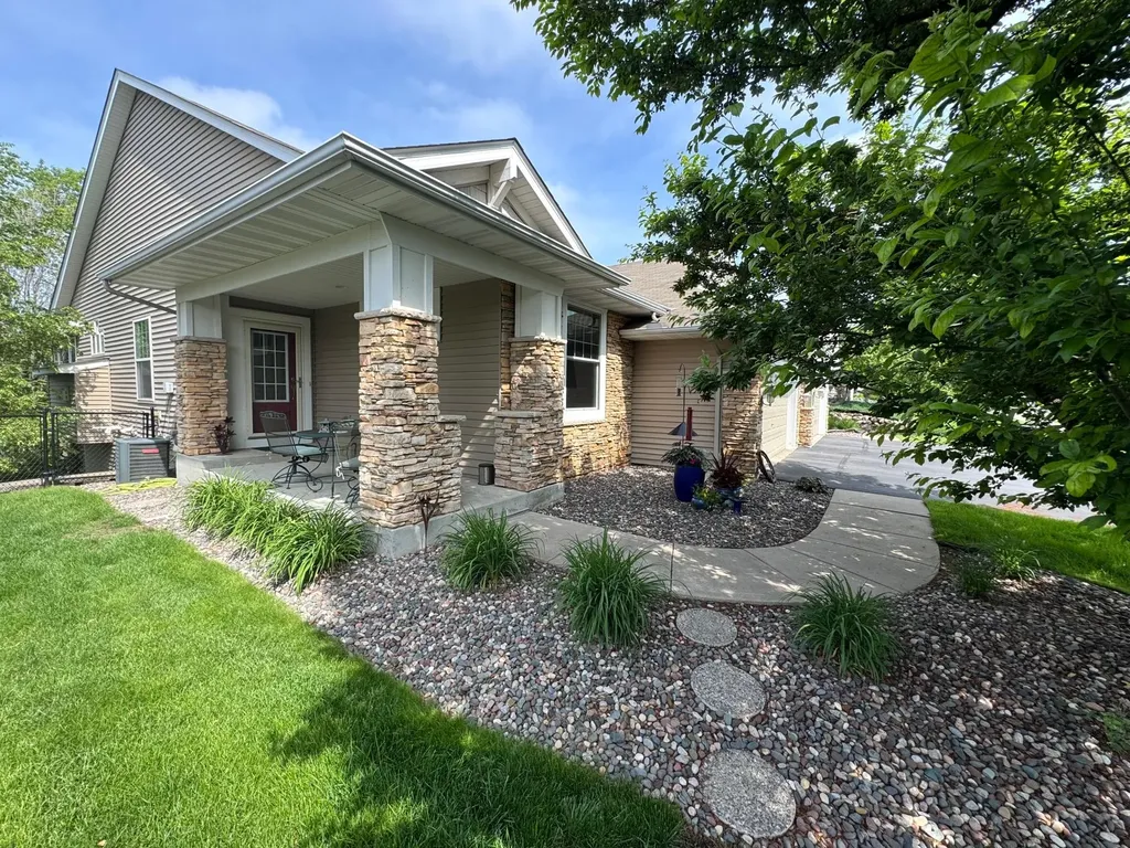 4711 Walnut Grove Lane N Plymouth MN 55446
