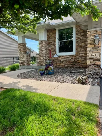 4711 Walnut Grove Lane N Plymouth MN 55446