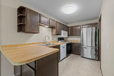 604 Portland Place Burnsville MN 55337