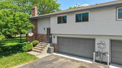 604 Portland Place Burnsville MN 55337