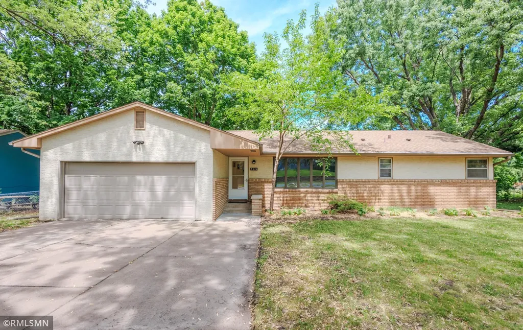 8324 62nd Avenue N Brooklyn Park MN 55428