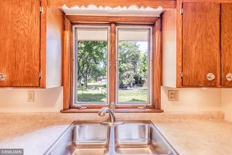 8324 62nd Avenue N Brooklyn Park MN 55428