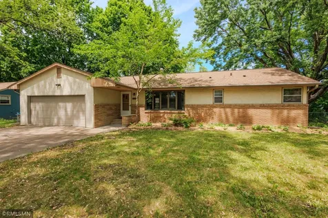 8324 62nd Avenue N Brooklyn Park MN 55428