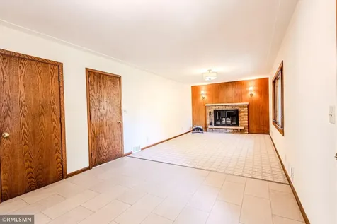 8324 62nd Avenue N Brooklyn Park MN 55428