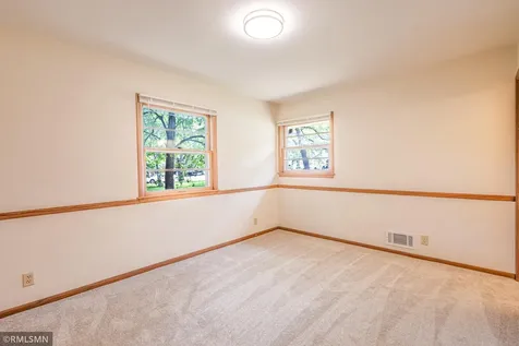8324 62nd Avenue N Brooklyn Park MN 55428