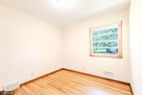 8324 62nd Avenue N Brooklyn Park MN 55428