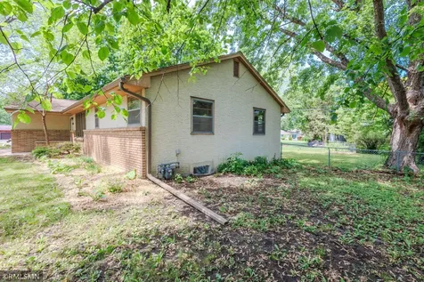 8324 62nd Avenue N Brooklyn Park MN 55428