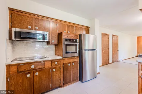 8324 62nd Avenue N Brooklyn Park MN 55428