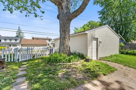1965 Montana Avenue E Saint Paul MN 55119