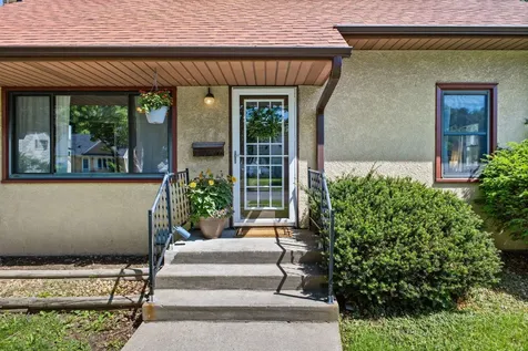 1965 Montana Avenue E Saint Paul MN 55119