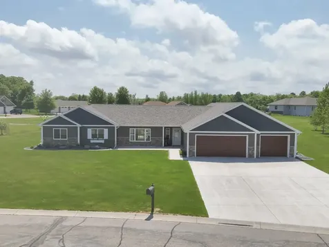 1932 Clear Creek Boulevard Detroit Lakes MN 56501