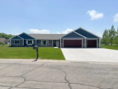 1932 Clear Creek Boulevard Detroit Lakes MN 56501