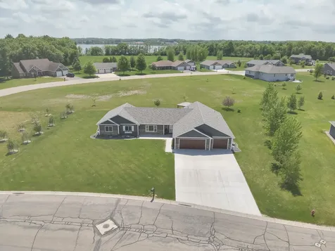 1932 Clear Creek Boulevard Detroit Lakes MN 56501