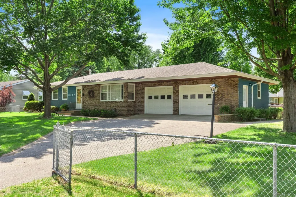 8117 Iris Drive N Brooklyn Park MN 55428