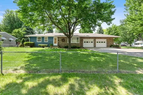 8117 Iris Drive N Brooklyn Park MN 55428