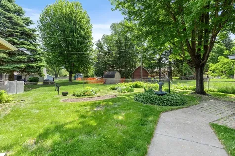 8117 Iris Drive N Brooklyn Park MN 55428
