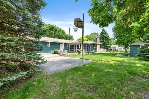 8117 Iris Drive N Brooklyn Park MN 55428