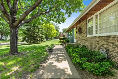 8117 Iris Drive N Brooklyn Park MN 55428