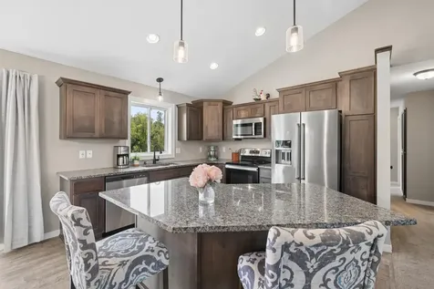 1850 357th Avenue NE Cambridge MN 55008