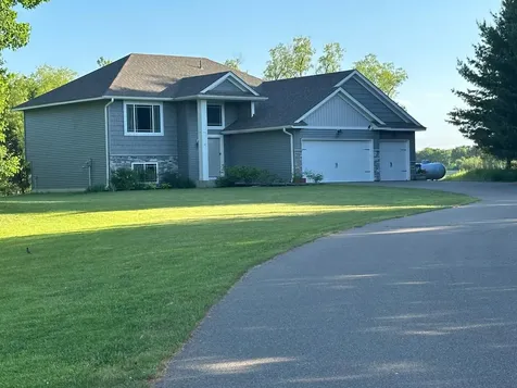 1850 357th Avenue NE Cambridge MN 55008