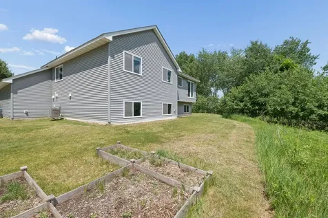 1850 357th Avenue NE Cambridge MN 55008