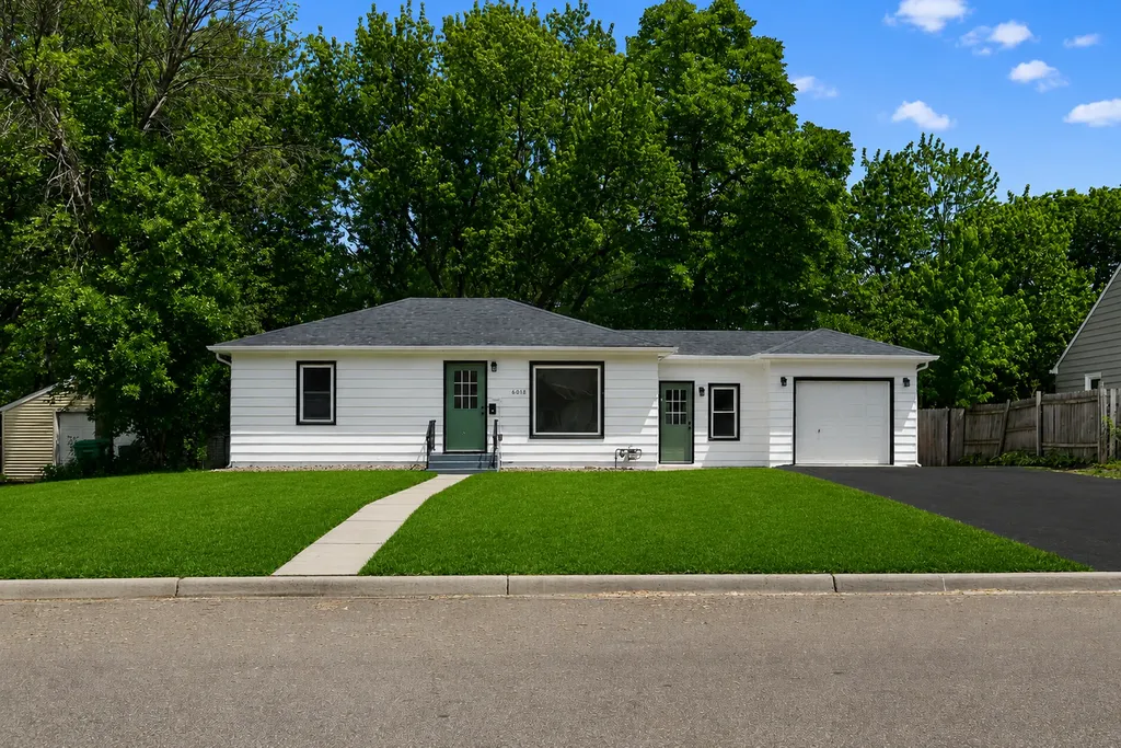 6018 Camden Avenue N Brooklyn Center MN 55430