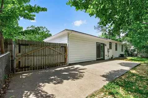 6018 Camden Avenue N Brooklyn Center MN 55430