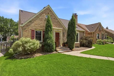 5829 Columbus Avenue Minneapolis MN 55417