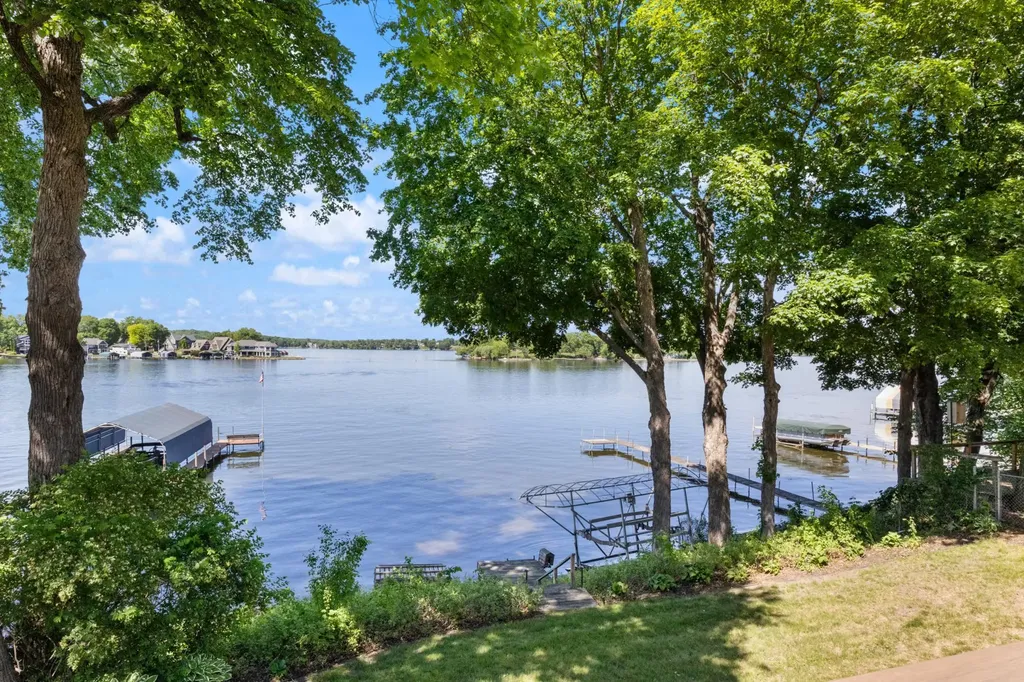 4580 W Arm Road Spring Park MN 55384