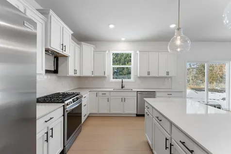 7524 Lower 42nd Street N Oakdale MN 55128