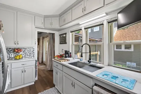 2821 Knox Avenue N Minneapolis MN 55411
