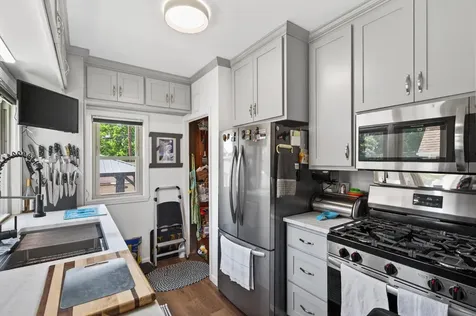 2821 Knox Avenue N Minneapolis MN 55411