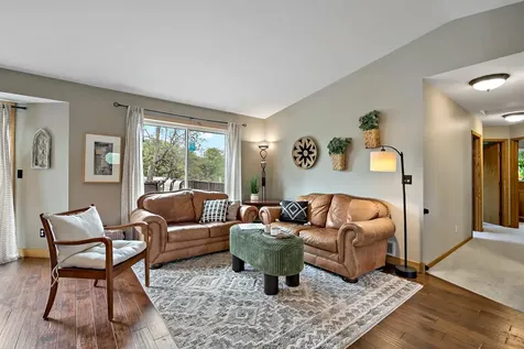 1896 Adele Street Maplewood MN 55109