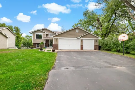 1896 Adele Street Maplewood MN 55109
