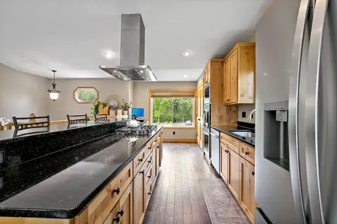 1896 Adele Street Maplewood MN 55109