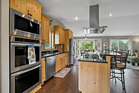 1896 Adele Street Maplewood MN 55109
