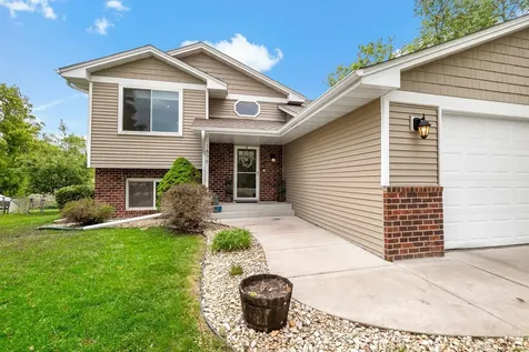 1896 Adele Street Maplewood MN 55109