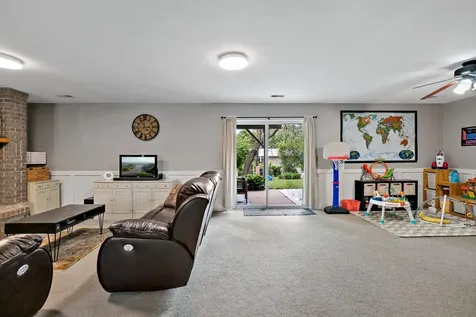 1896 Adele Street Maplewood MN 55109