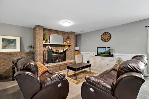 1896 Adele Street Maplewood MN 55109
